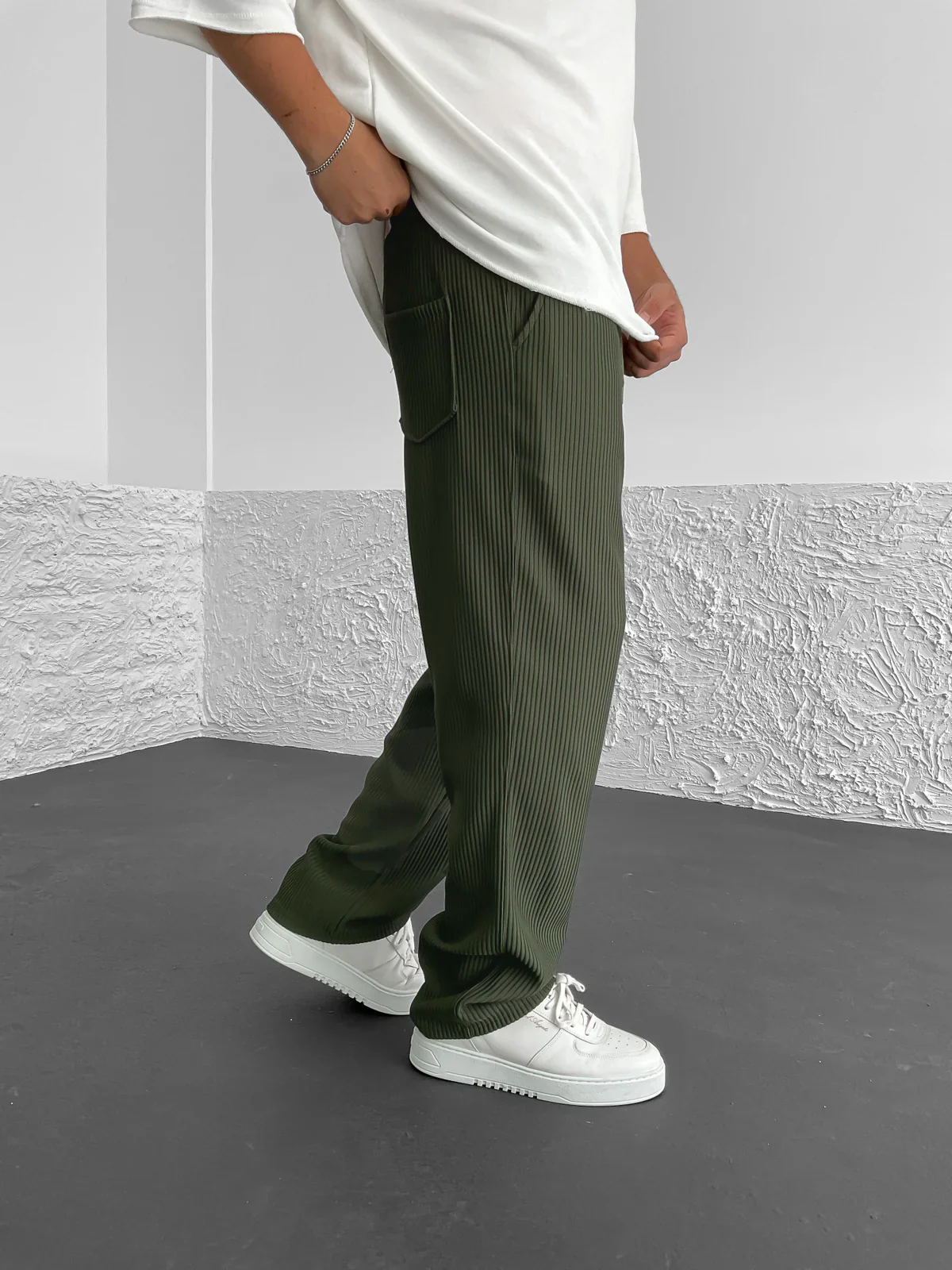 Pantalon côtelé à coupe décontractée