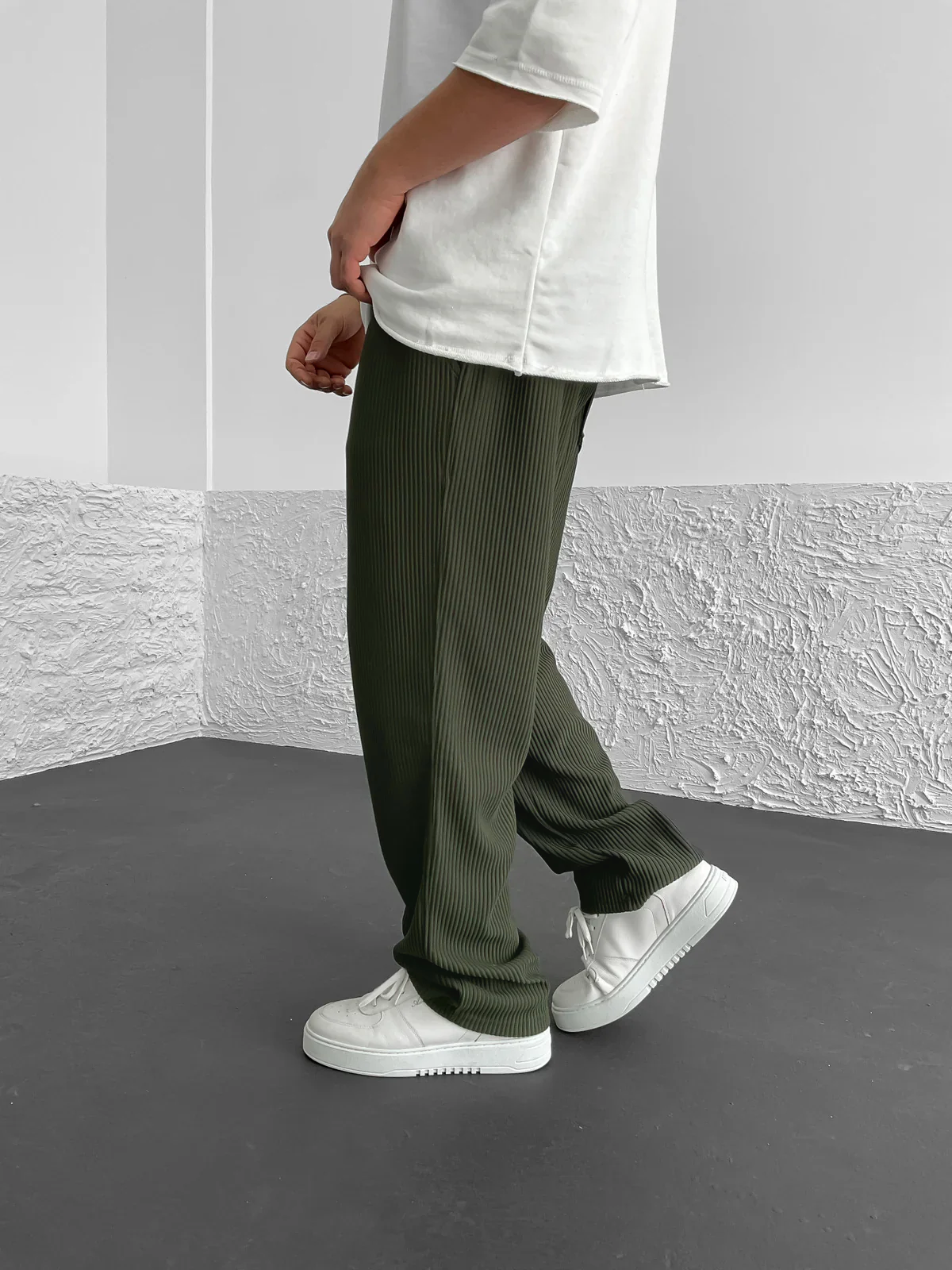 Pantalon côtelé à coupe décontractée