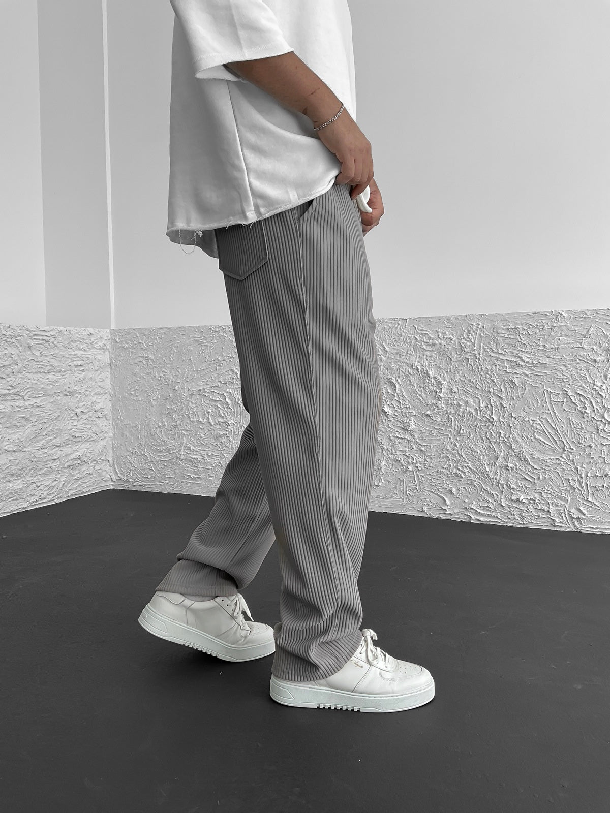 Pantalon côtelé à coupe décontractée
