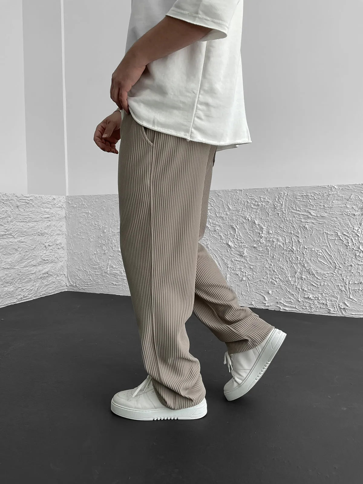 Pantalon côtelé à coupe décontractée
