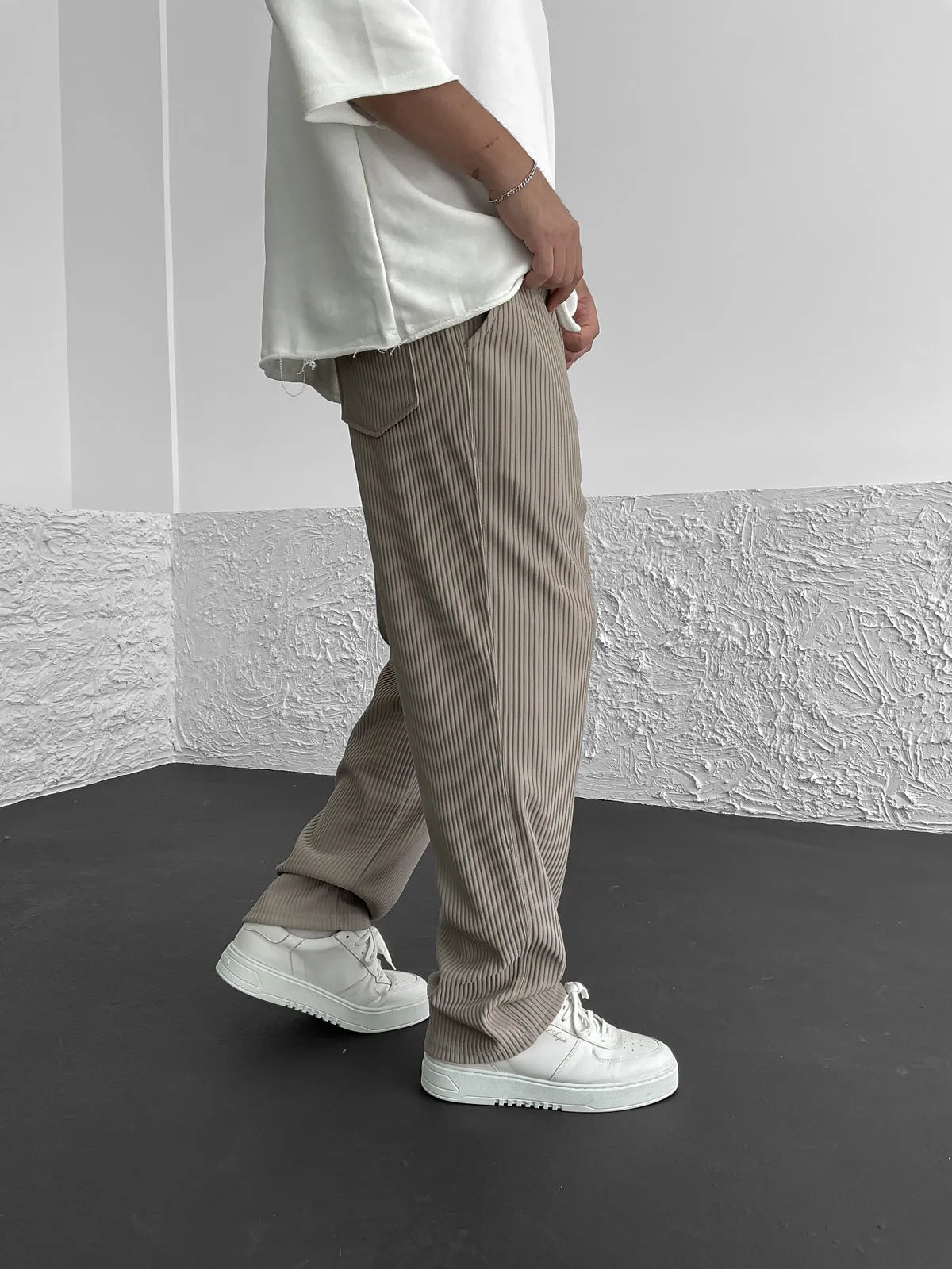 Pantalon côtelé à coupe décontractée