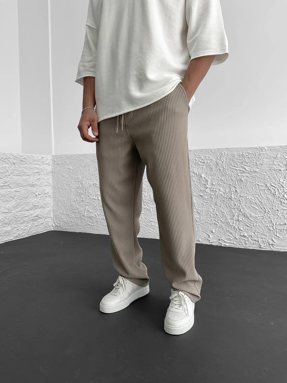 Pantalon côtelé à coupe décontractée