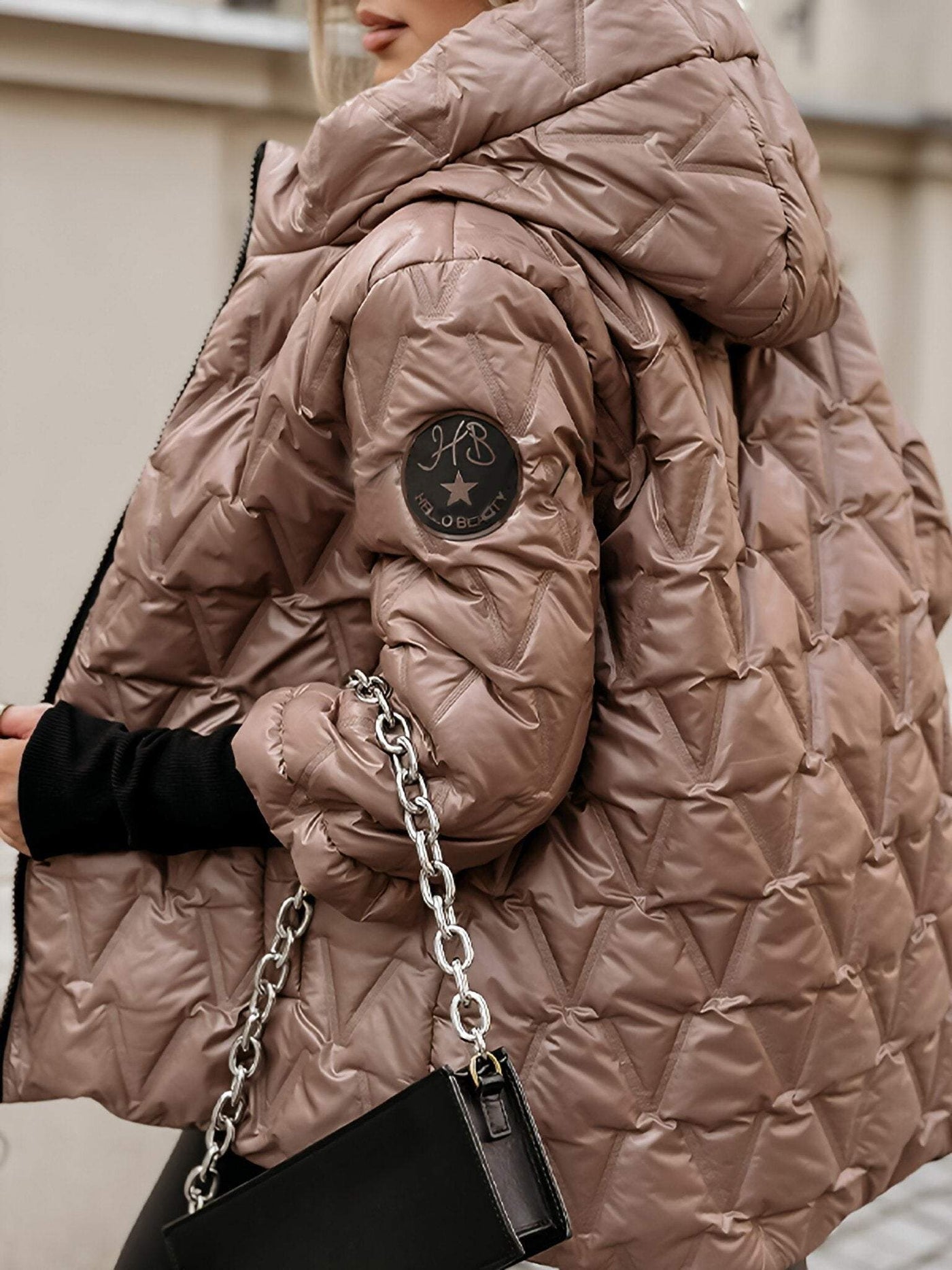 Veste en coton pour femme avec capuche et manches longues, à patchwork en losanges, idéale pour l’automne et l’hiver.